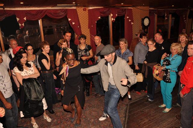 min 2011 11 19 pub 098